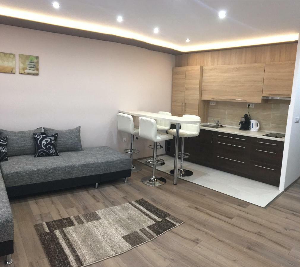 F&M Apartman Eger Exterior foto