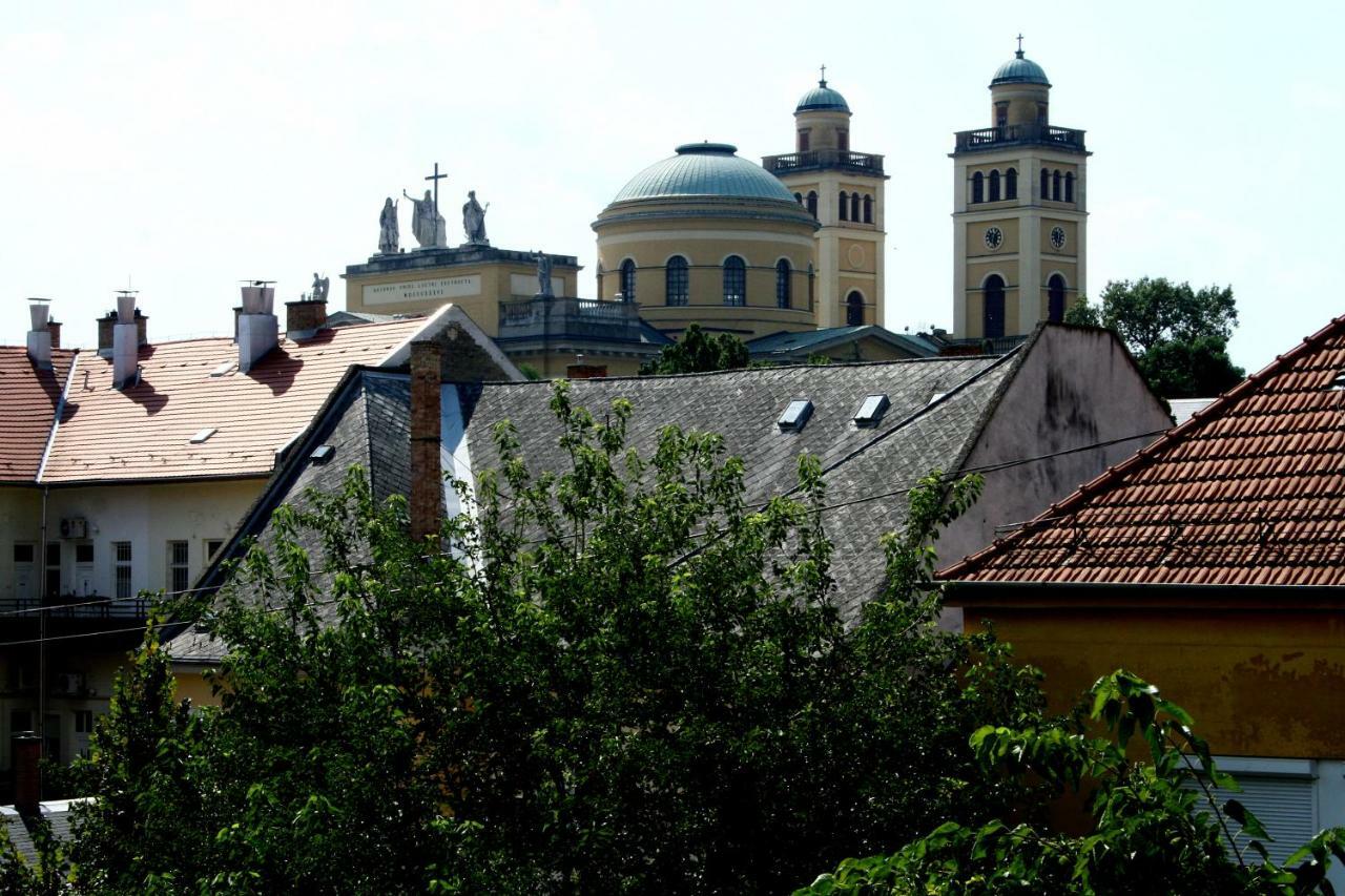 F&M Apartman Eger Exterior foto